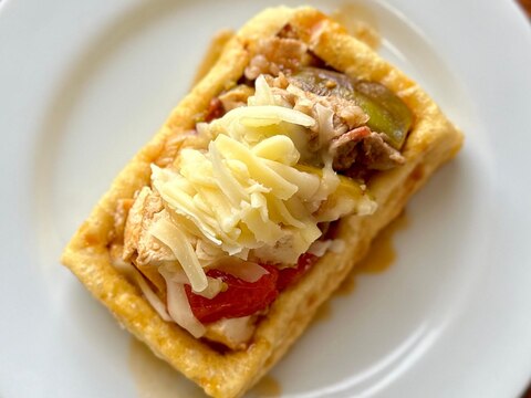 いちじくと油揚げの炒めもの、油揚げのお皿仕立て